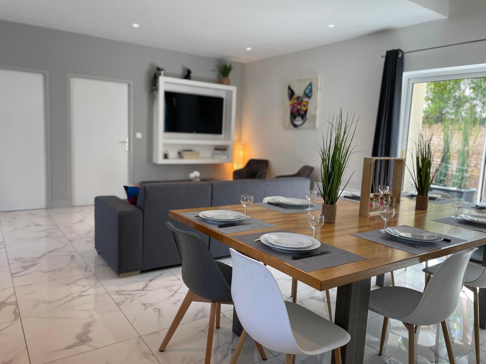 Belle Maison Au Calme Avec Parking Holiday home Bretteville-sur-Odon